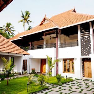 Kalloos Island Backwater Resort